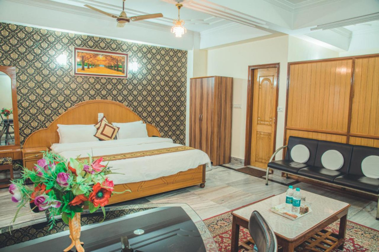 Hotel Priya Palace