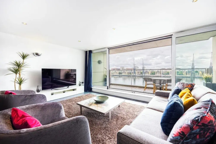 Koks Mews 2 Bed 2 Bath Apartment - ExCeL