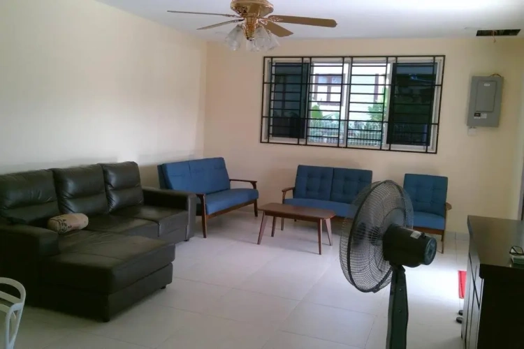 4 Bedrooms Cottage