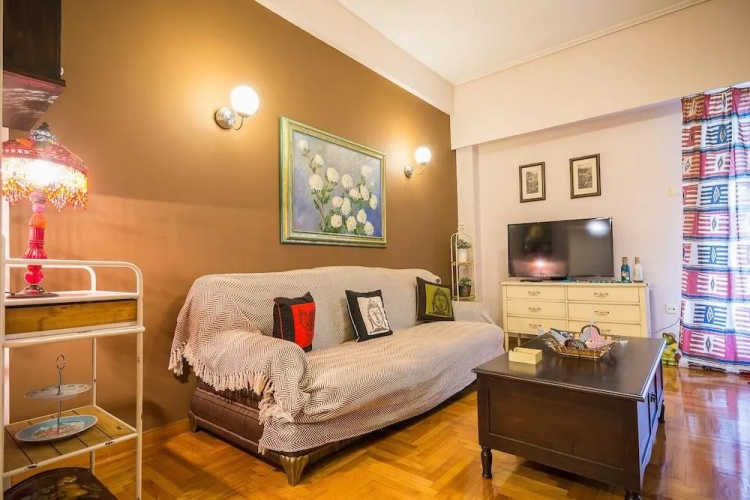 Comfortable Central Athens Flat by Cloudkeys