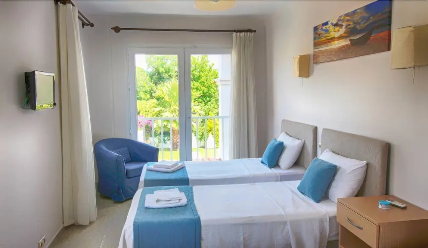 4 Bedrooms Villa with balcony