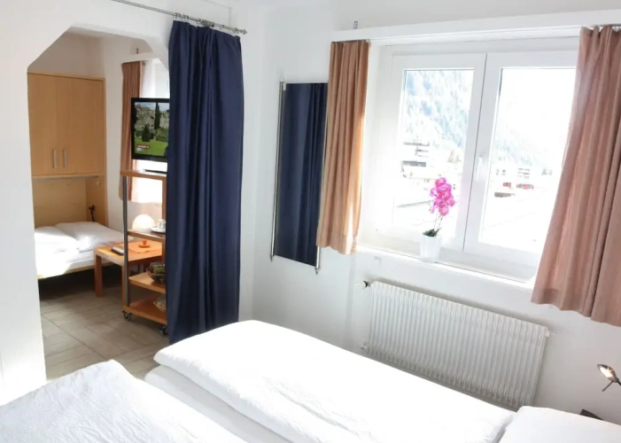 1 Bedroom Standard Triple Family room