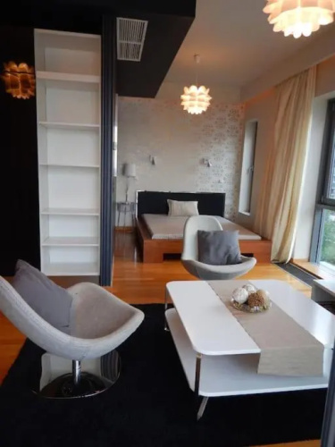 Imádnivaló medencés hotellakás szaunával.