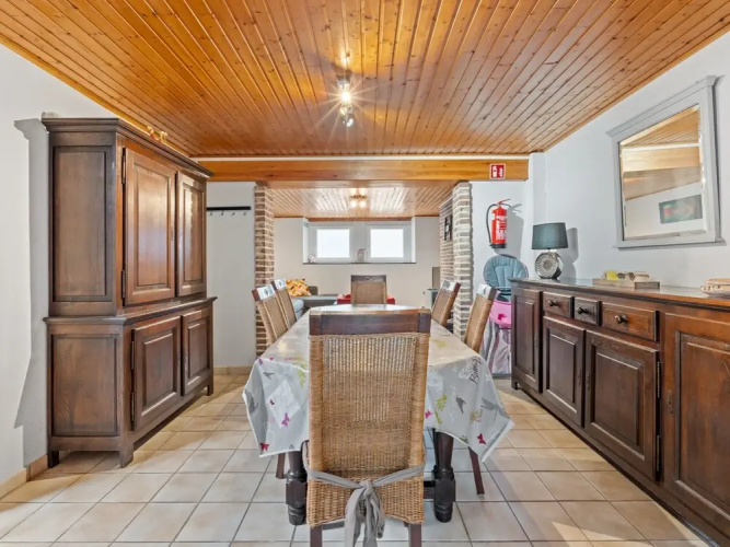 Spacious Seafront Apartment