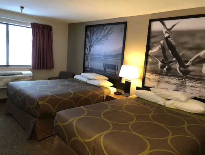 Super 8 Salmon Arm