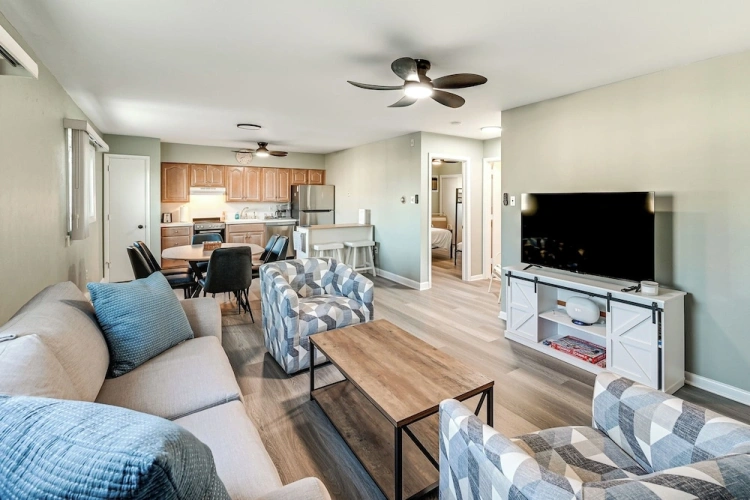 2 Bedrooms Apartment