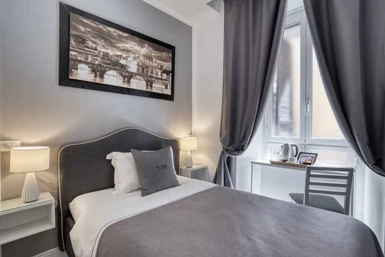 Rhome GuestHouse