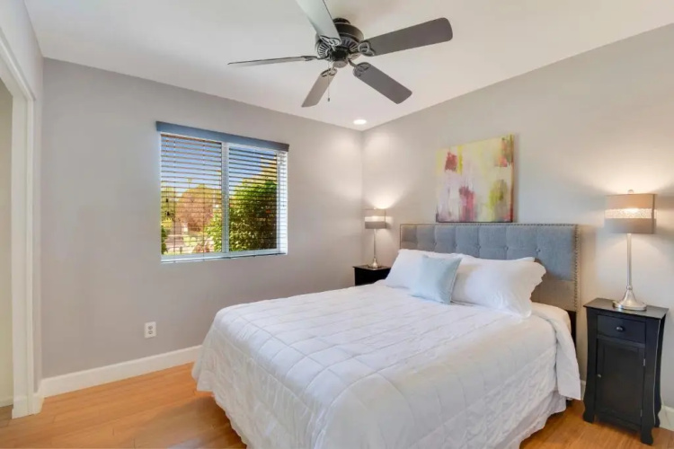 4 bdr, Two Master suite, billiards & desert oasis pool