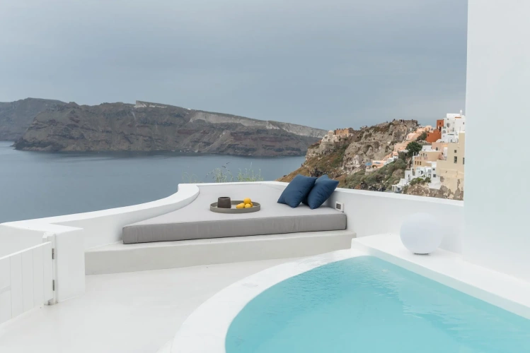 2 Bedrooms Suite with mountain view