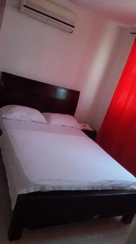 Hotel Dora Smith