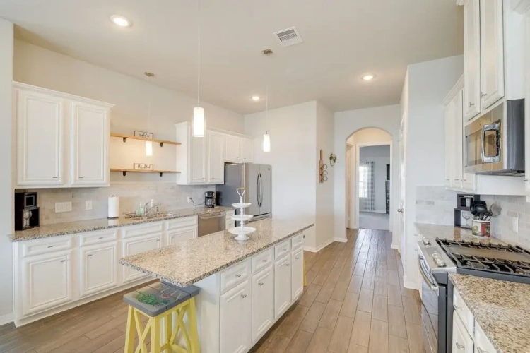 3 Bedrooms Cottage