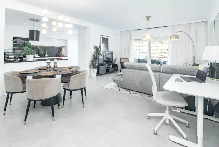 Deluxe Apartment