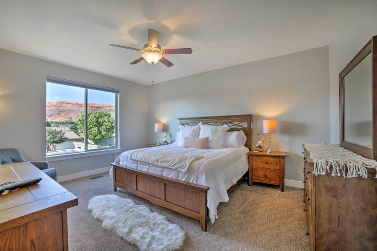 Luxury Moab Vacation Rental w/ Pool Access!