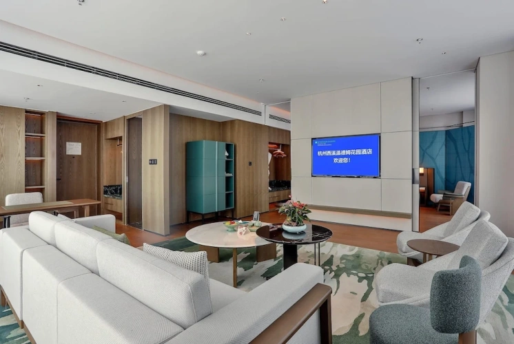 Deluxe Double Suite