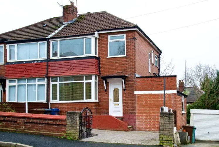 4 Bedrooms Single Cottage