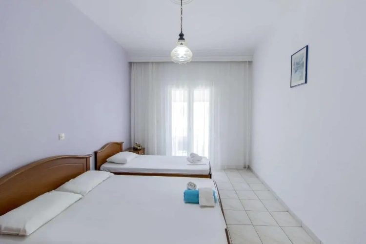 Standard Triple room with sea view