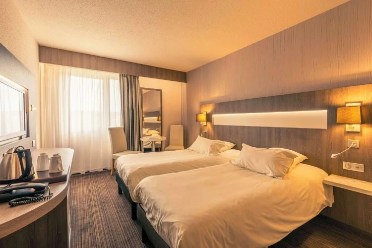 Comfort Twin room with pool view