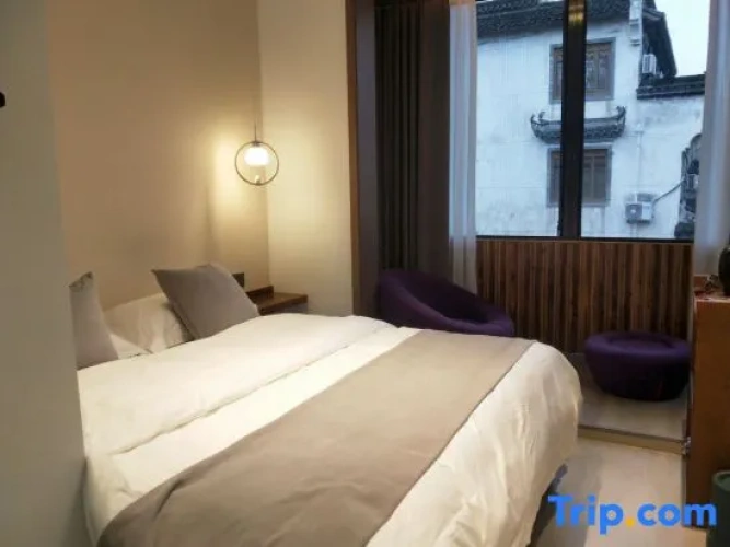 Standard Double room with river view