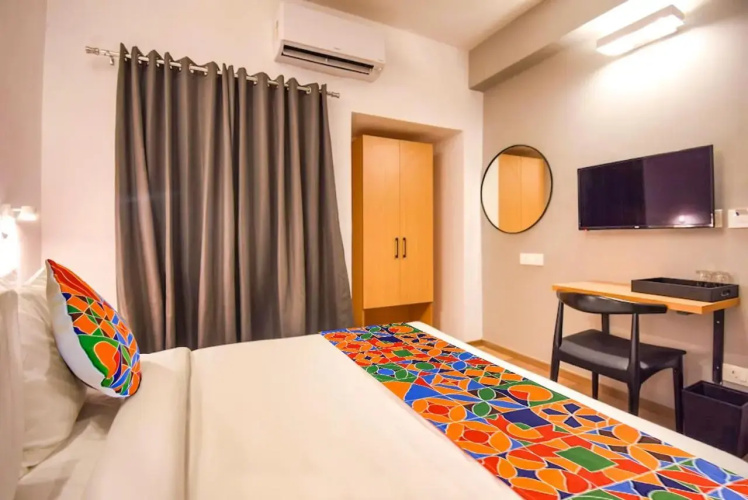 Fabhotel Heera Holiday Inn