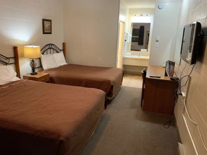 Dauphin Inn Express