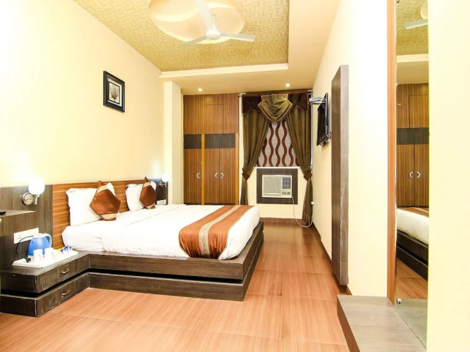 OYO 2136 Hotel The Continental