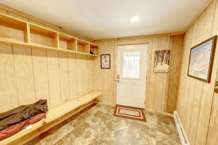 Koby 4 Bedroom Home by Redawning