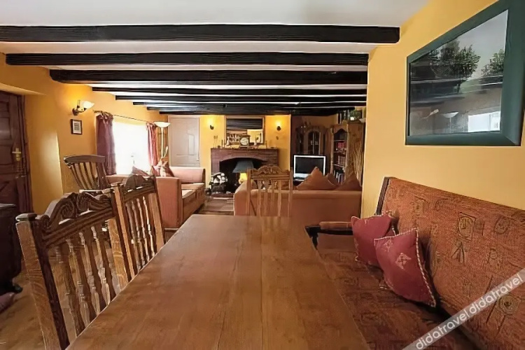 Rose & Thistle Inn