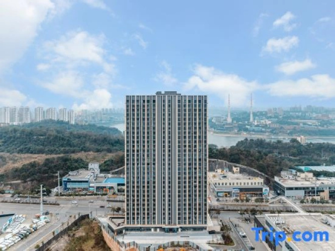 Platinum Hotel (Eight kilometer Light Rail Station Branch)