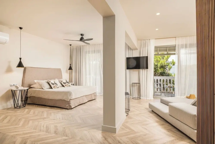 Luxury Double Suite with balcony and with sea view