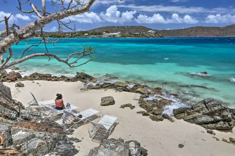 Saint Thomas Condo w/ Ocean Views, Walk to Beach!