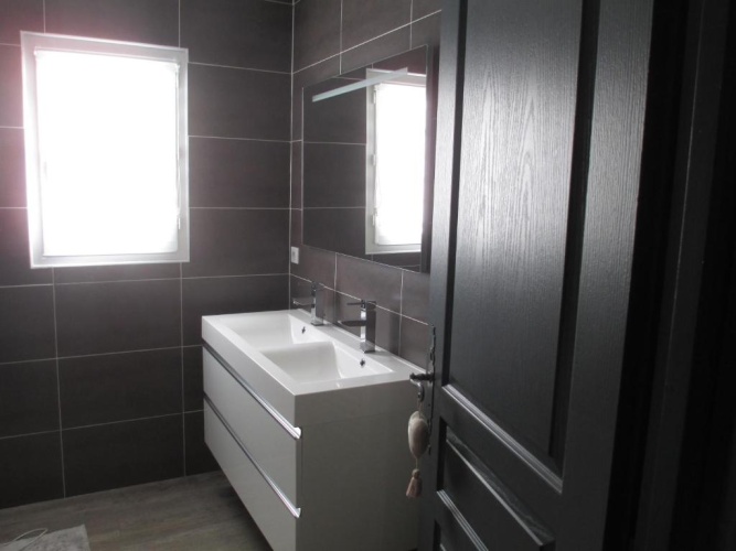 3 Bedrooms Cottage
