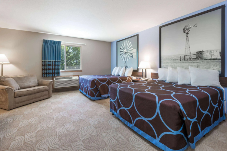Super 8 by Wyndham Beloit KS