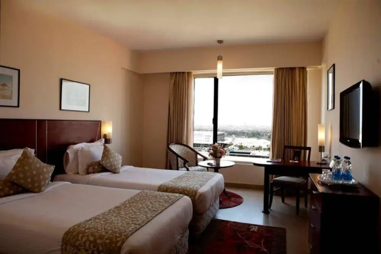 Leonia Holistic Destination