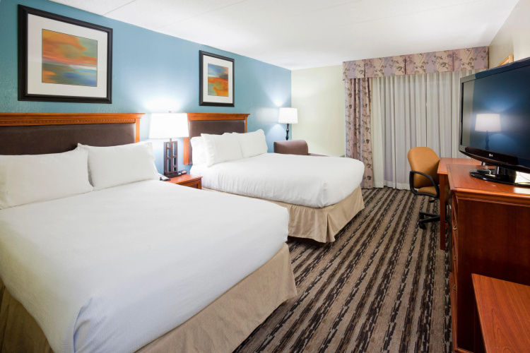 Holiday Inn & Suites St. Cloud by IHG