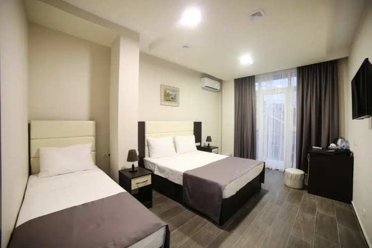 Zheal Hotel