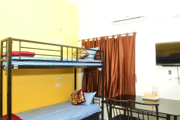 Tranquil AC Luxury Hostel