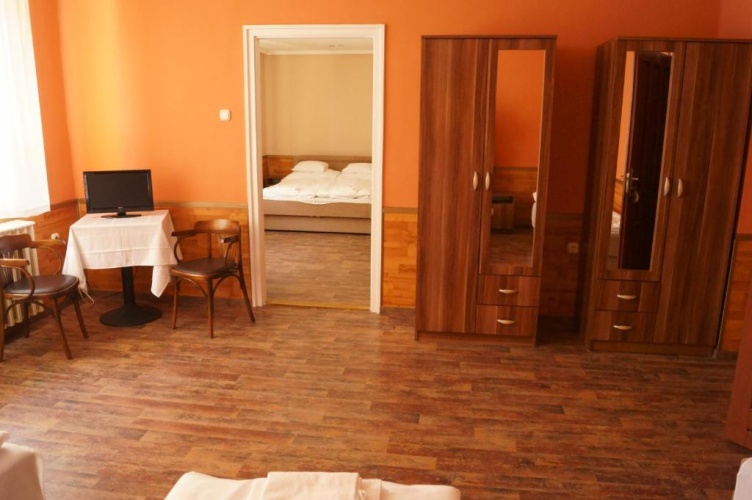 Standard Quintuple room