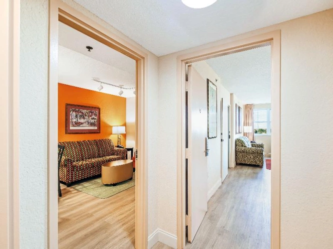Standard Twin room with balcony