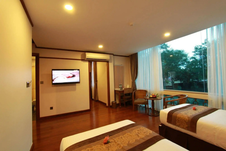Hotel M