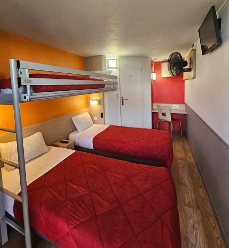 Standard Triple room with balcony