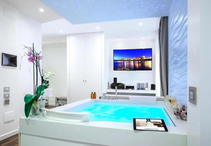 Deluxe Suite with balcony and with view