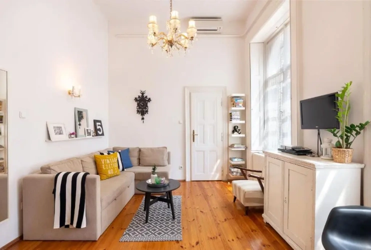 2 Bedrooms Apartment