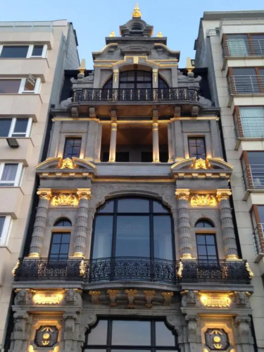 1st floor boutique apartment P free