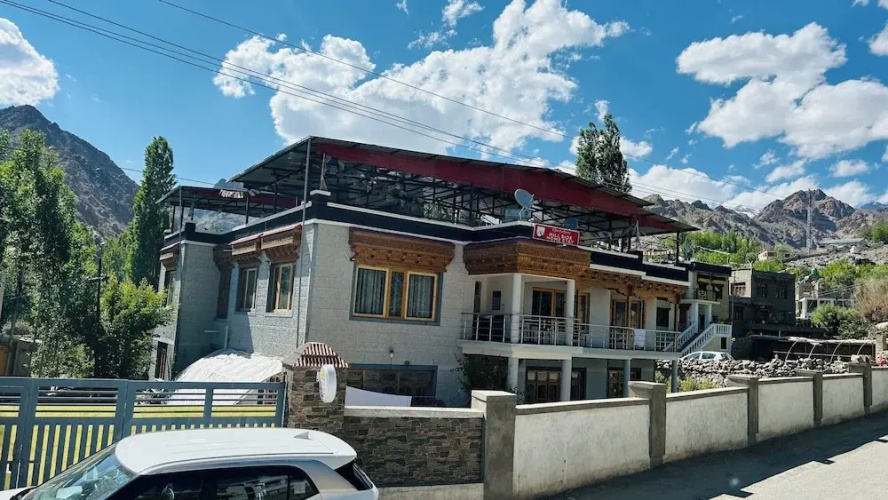 Hillside Homestay and Hostel