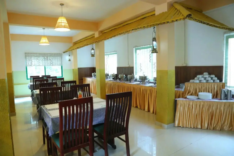 Woodpecker Resort