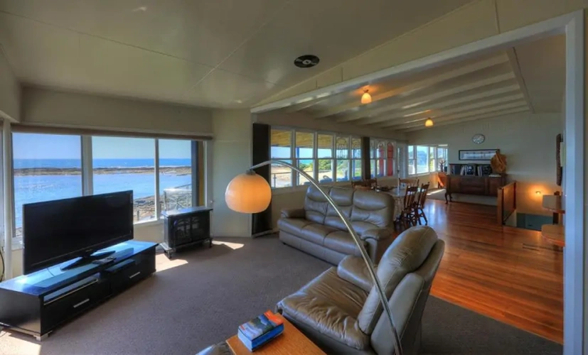 3 Bedrooms Cottage