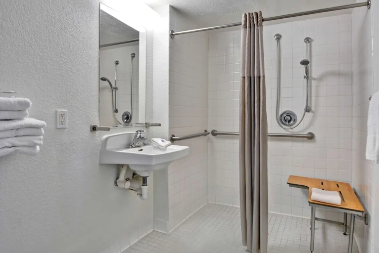 Standard Double Suite