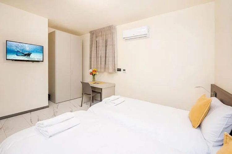 Atlantis Holiday Suites