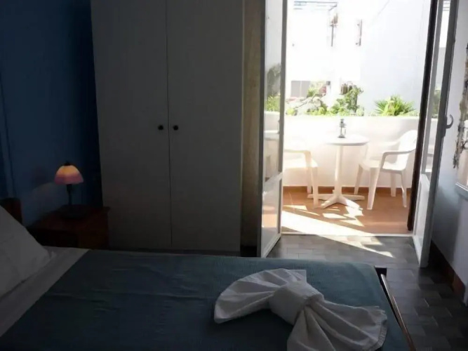 Apanemia Rooms