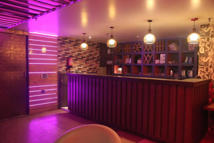 Leeway Hotel